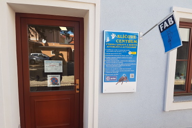 Vstup do prodejny Zámkařství Bubák